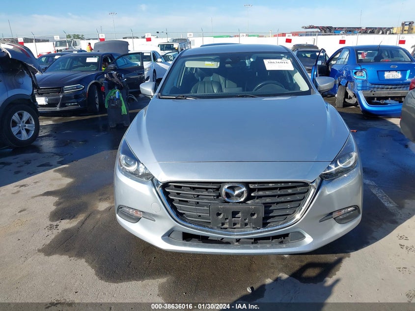 VIN 3MZBN1V3XJM198780 2018 MAZDA MAZDA3 TOURING