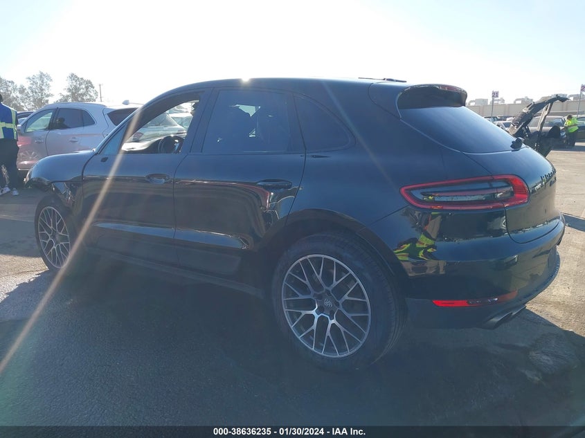 VIN WP1AB2A50JLB37569 2018 PORSCHE MACAN S