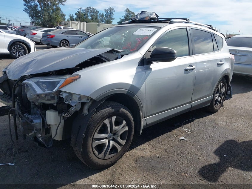 VIN JTMZFREV0JJ175908 2018 TOYOTA RAV4 LE