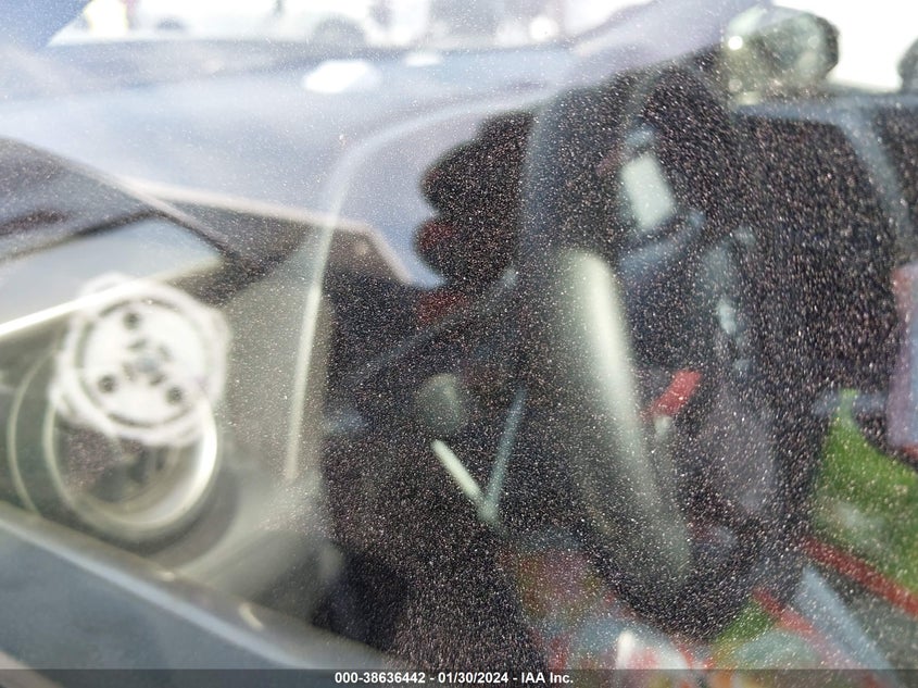 VIN JTMZFREV0JJ175908 2018 TOYOTA RAV4 LE