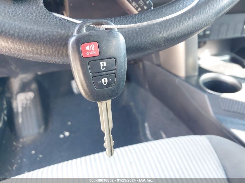 2013 TOYOTA RAV4 LE - JTMZFREV2DD019968