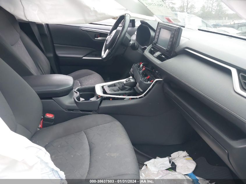 2019 TOYOTA RAV4 XLE - JTMP1RFV5KJ006635