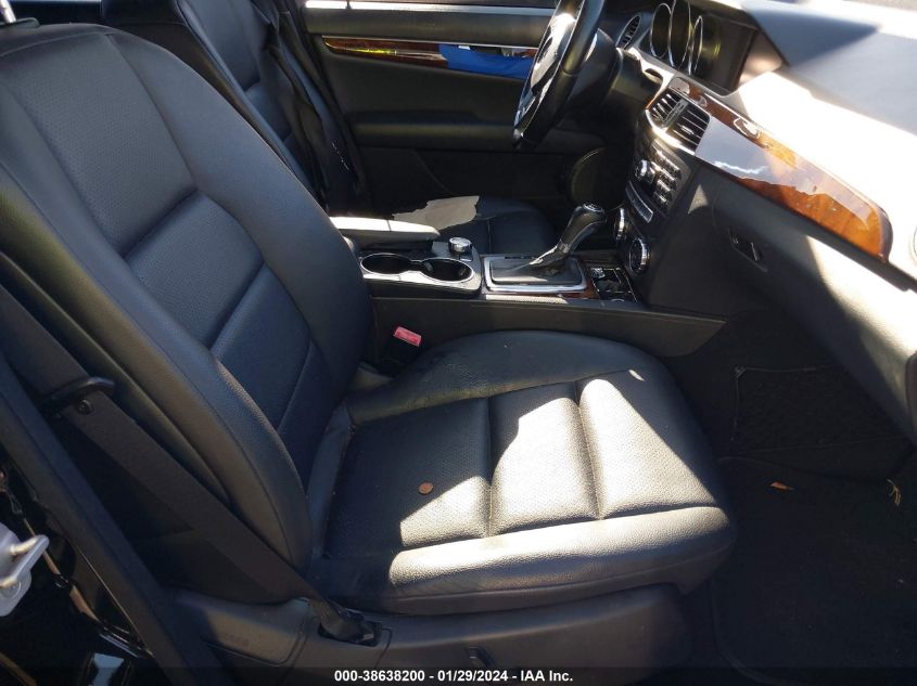 2014 MERCEDES-BENZ C 250 LUXURY/SPORT - WDDGF4HB6ER316506