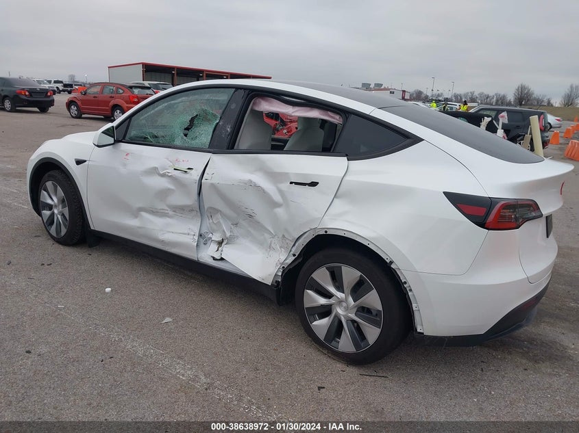 VIN 7SAYGDEE5PF805050 2023 TESLA MODEL Y