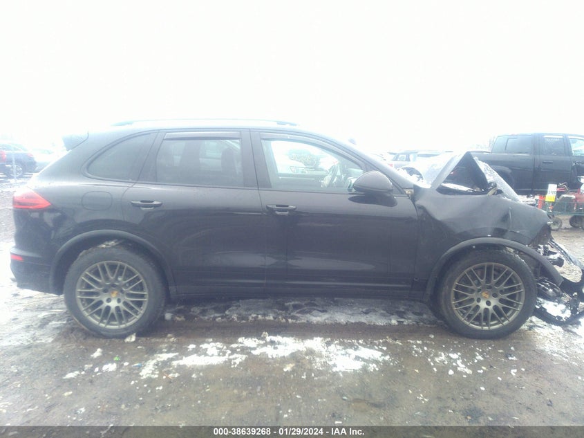 VIN WP1AA2A23JKA00981 2018 PORSCHE CAYENNE PLATINUM EDITION