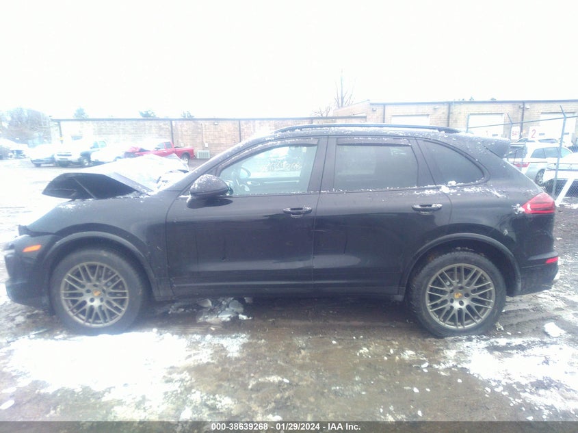 VIN WP1AA2A23JKA00981 2018 PORSCHE CAYENNE PLATINUM EDITION