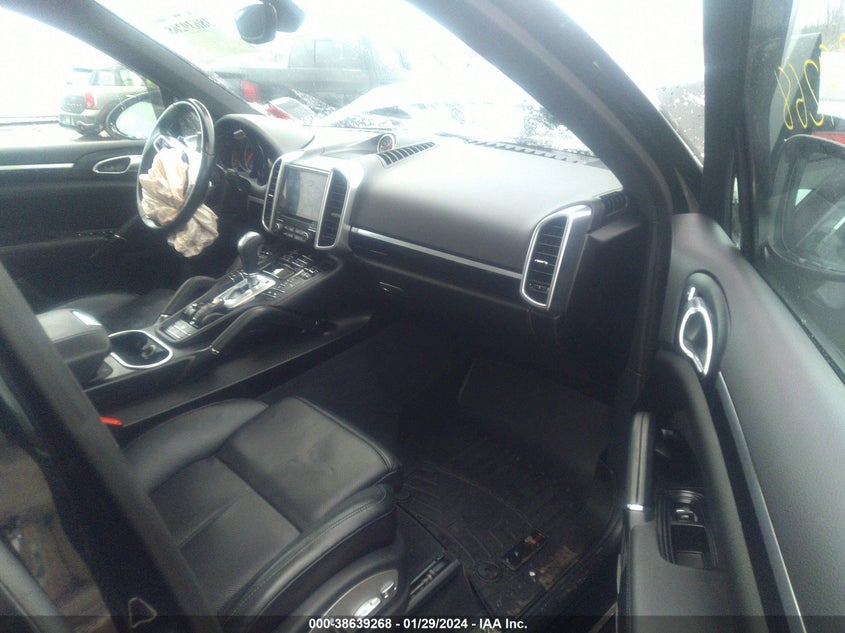 VIN WP1AA2A23JKA00981 2018 PORSCHE CAYENNE PLATINUM EDITION