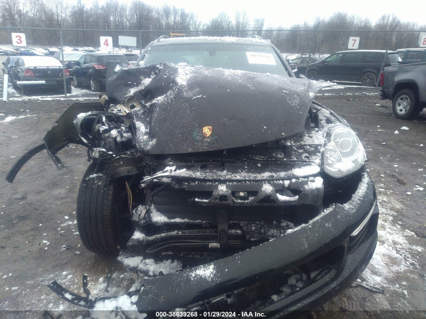 VIN WP1AA2A23JKA00981 2018 PORSCHE CAYENNE PLATINUM EDITION