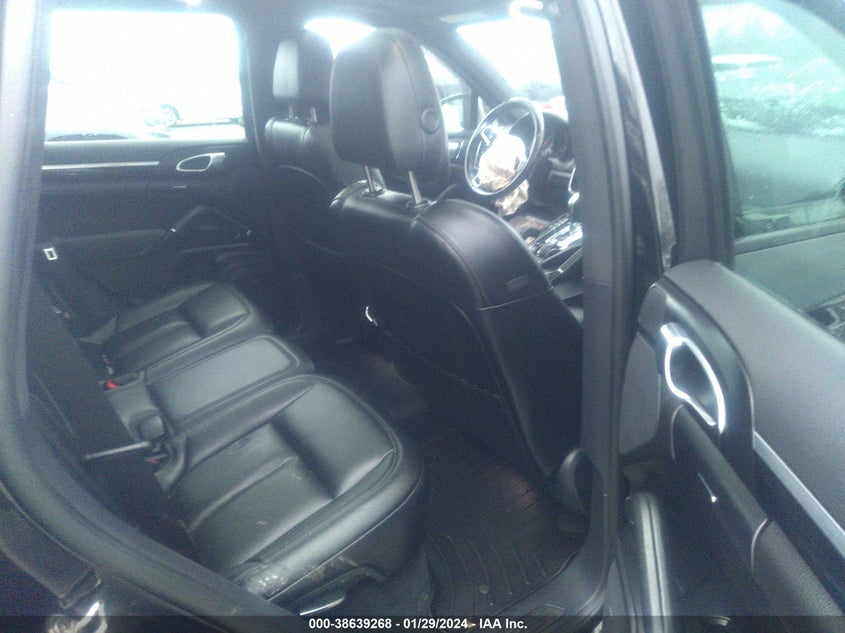 VIN WP1AA2A23JKA00981 2018 PORSCHE CAYENNE PLATINUM EDITION