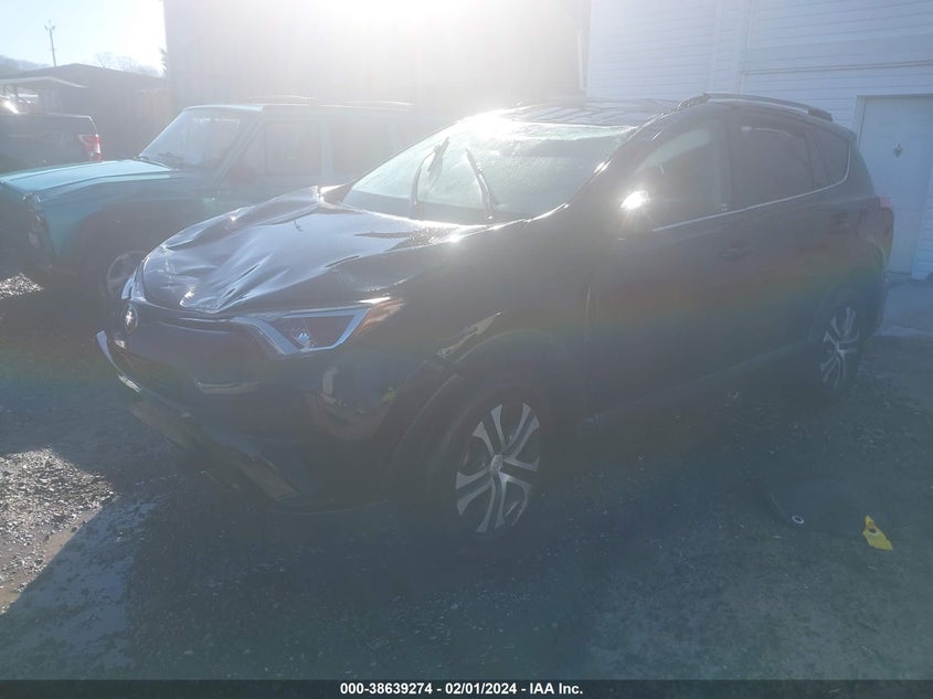 VIN 2T3ZFREV0JW434866 2018 TOYOTA RAV4 LE