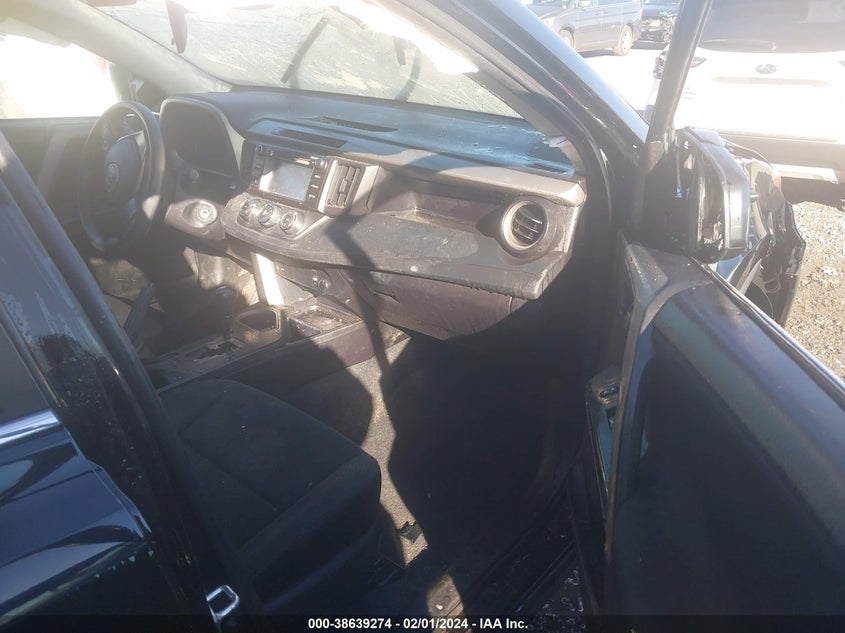 VIN 2T3ZFREV0JW434866 2018 TOYOTA RAV4 LE