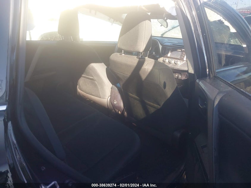 VIN 2T3ZFREV0JW434866 2018 TOYOTA RAV4 LE