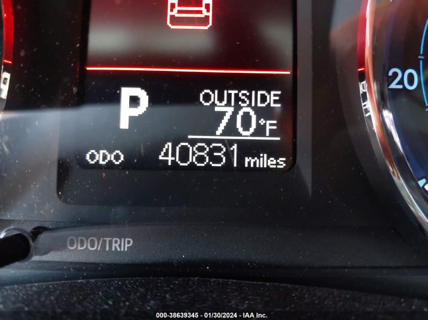 2018 TOYOTA COROLLA LE - 5YFBURHE7JP853052