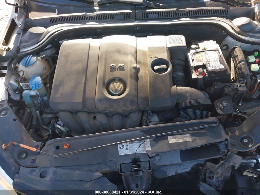 2013 VOLKSWAGEN JETTA 2.5L SE - 3VWDP7AJ1DM209759