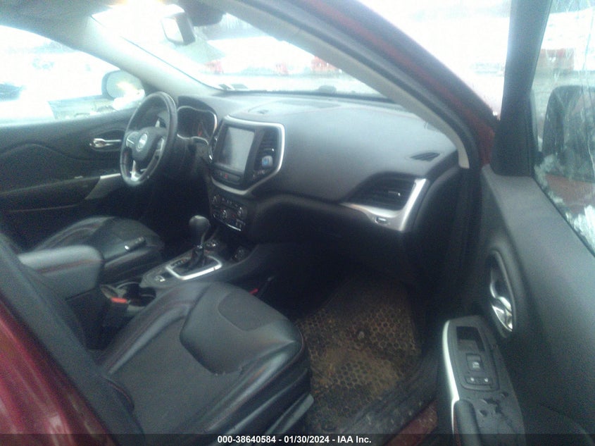 VIN 1C4PJMBX2JD600672 2018 JEEP CHEROKEE TRAILHAWK 4X4