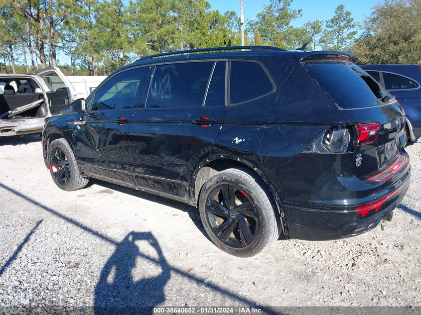 VIN 3VVCB7AX1PM015028 2023 VOLKSWAGEN TIGUAN SE R-LINE BLACK