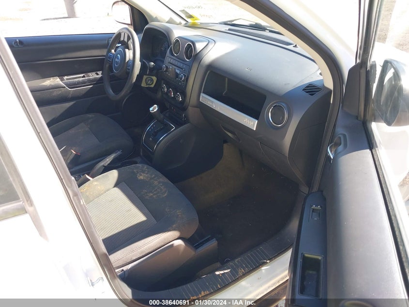 VIN 1C4NJDBB7HD143301 2017 JEEP COMPASS SPORT 4X4