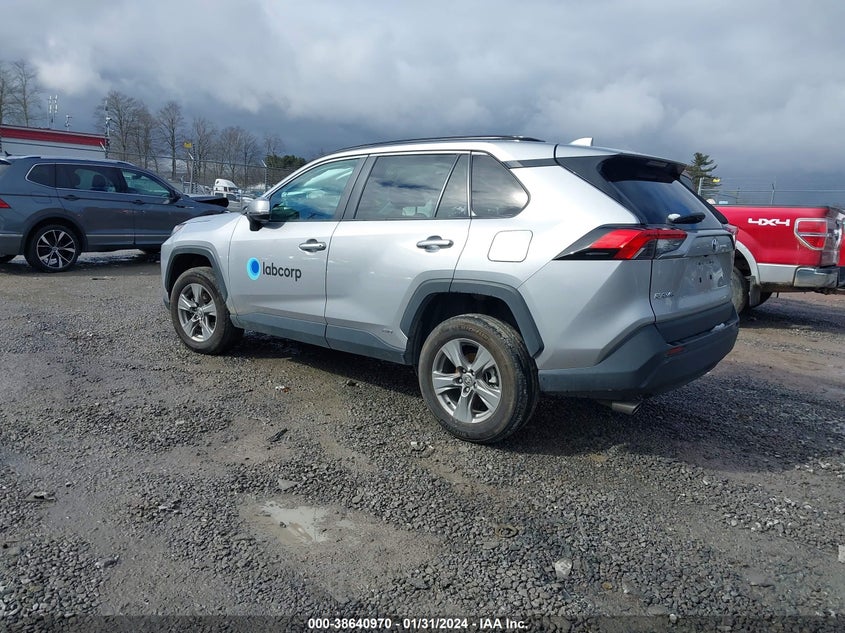 VIN 4T3RWRFV7NU074418 2022 TOYOTA RAV4 XLE