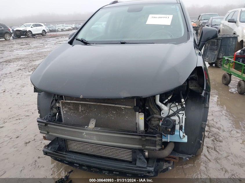 VIN 3GNCJLSB5JL381365 2018 CHEVROLET TRAX LT