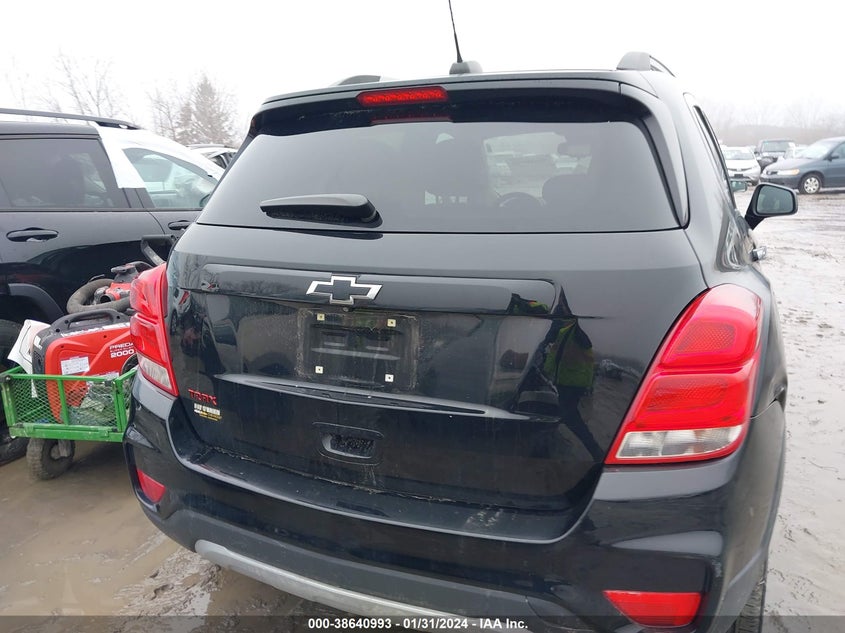 VIN 3GNCJLSB5JL381365 2018 CHEVROLET TRAX LT
