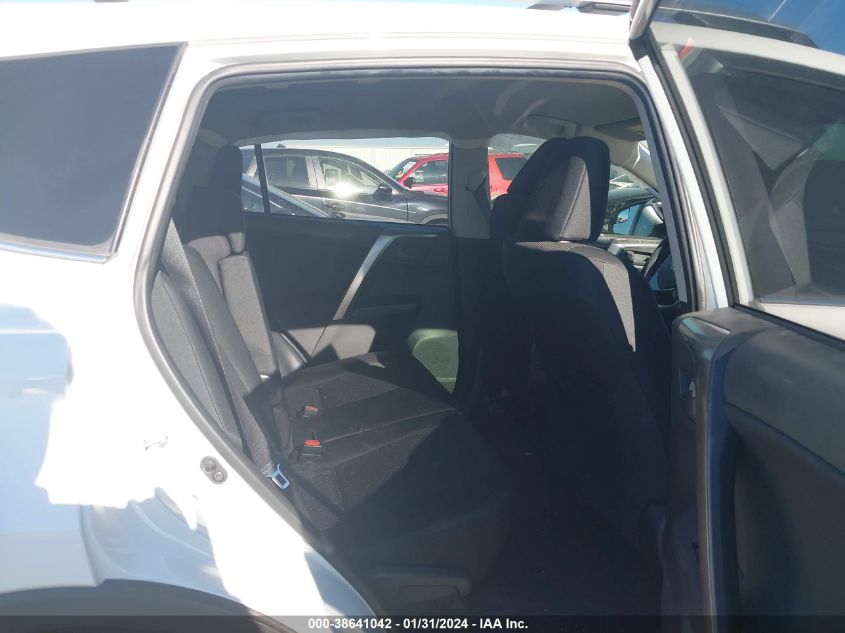 2018 TOYOTA RAV4 LE - JTMZFREV1JJ194306
