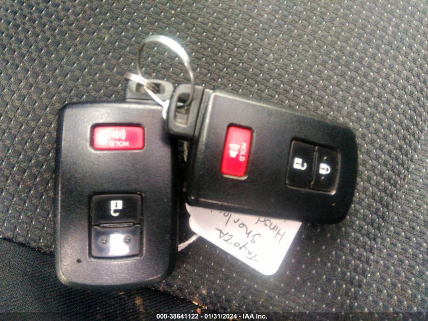 2017 TOYOTA RAV4 HYBRID XLE - JTMRJREV2HD141301