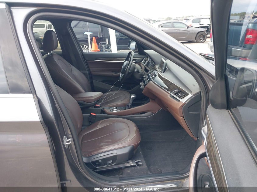 VIN WBXHT3Z33H4A54704 2017 BMW X1 XDRIVE28I