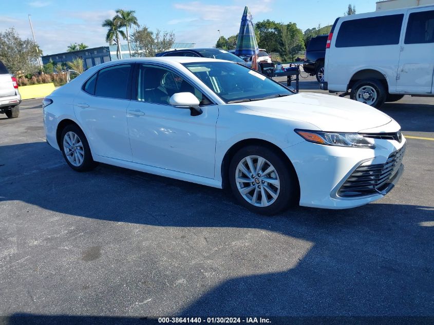 2022 TOYOTA CAMRY LE - 4T1R11AK0NU640957