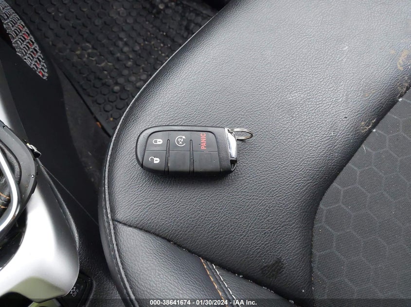VIN 3C4NJDBB6KT755250 2019 JEEP COMPASS LATITUDE
