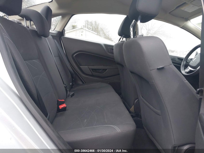 VIN 3FADP4BJ7KM147416 2019 FORD FIESTA SE