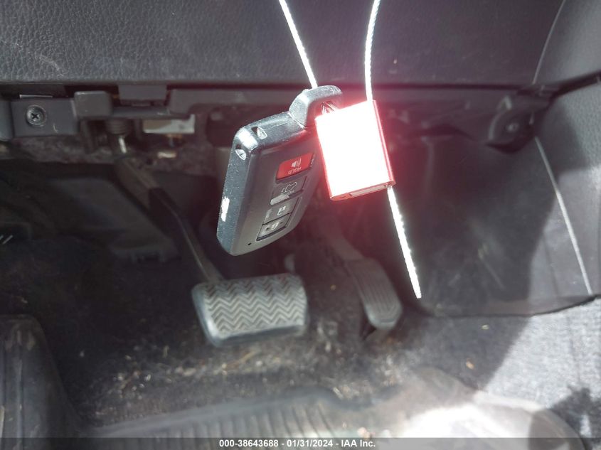 2018 TOYOTA RAV4 SE - 2T3NFREVXJW452791