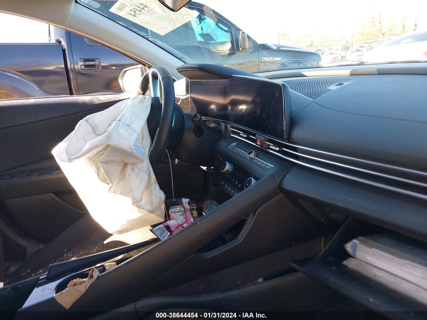 VIN KMHLS4AG1PU428930 2023 HYUNDAI ELANTRA SEL