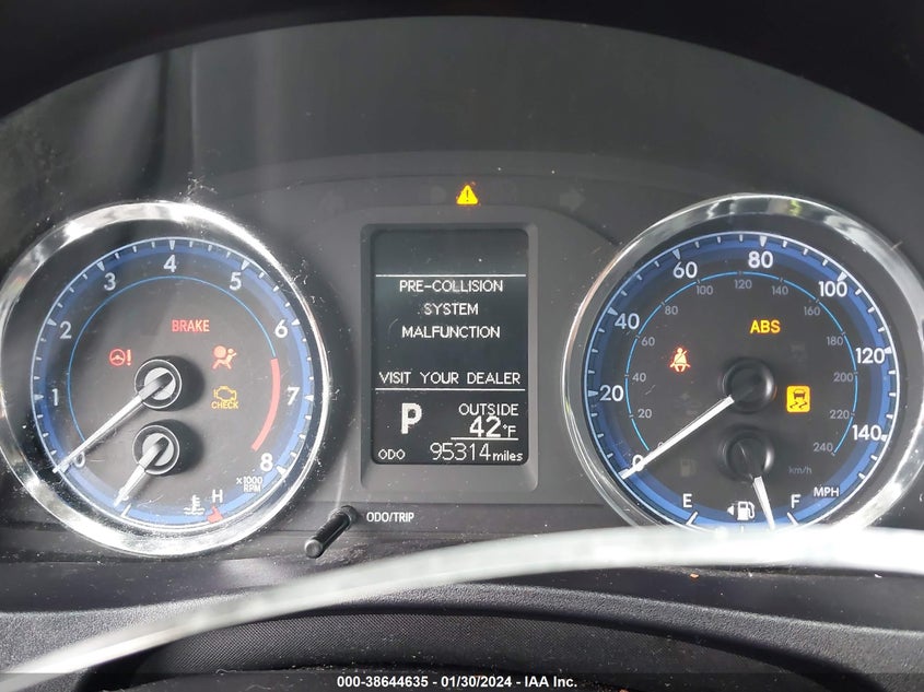 VIN 2T1BURHE3JC973365 2018 TOYOTA COROLLA LE