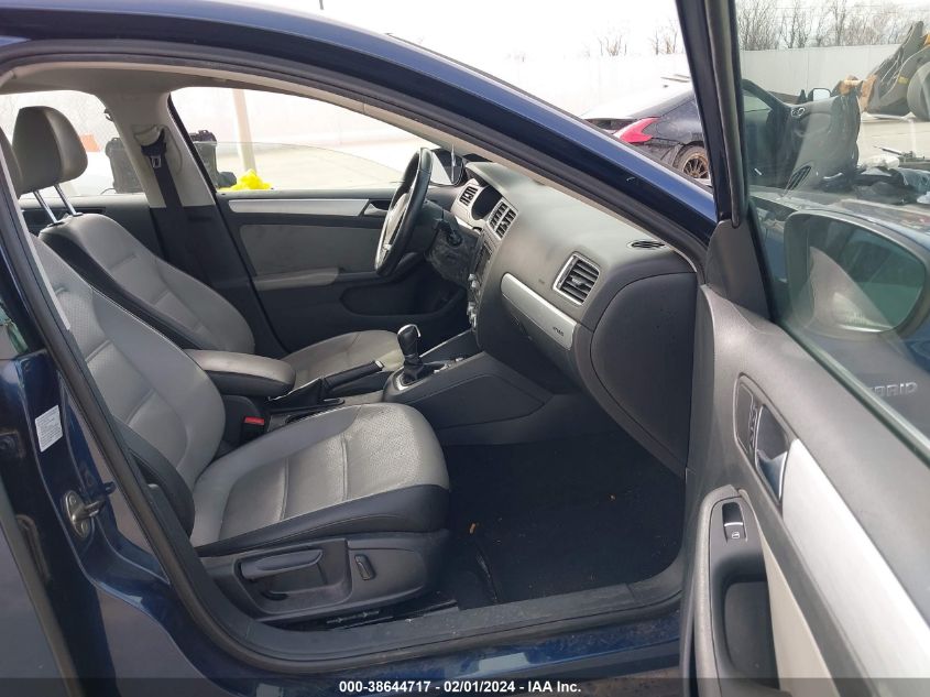 2013 VOLKSWAGEN JETTA HYBRID SEL PREMIUM 3VW637AJ4DM305731