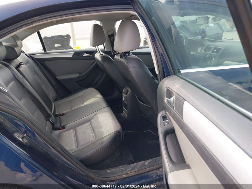 2013 VOLKSWAGEN JETTA HYBRID SEL PREMIUM 3VW637AJ4DM305731