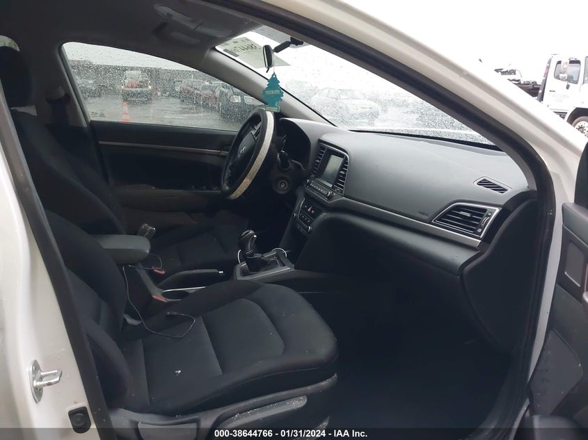VIN 5NPD84LF0JH326676 2018 HYUNDAI ELANTRA SEL