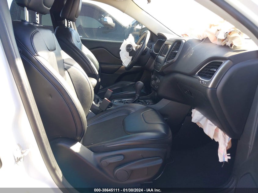 VIN 1C4PJLLB1KD129256 2019 JEEP CHEROKEE LATITUDE PLUS