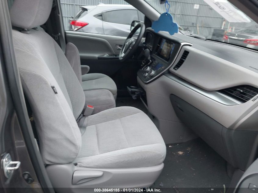 2017 TOYOTA SIENNA LE 7 PASSENGER/LE 8 PASSENGER - 5TDKZ3DC1HS865363