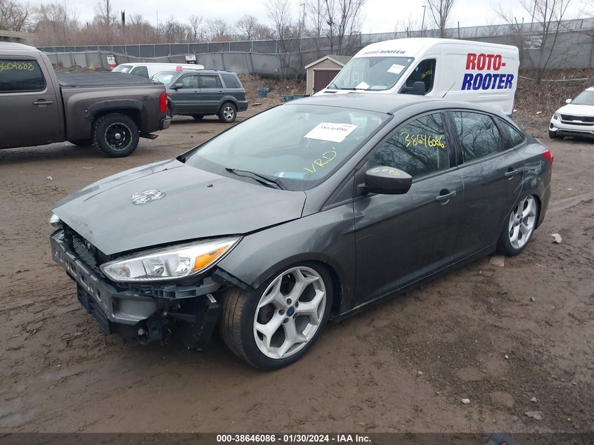 VIN 1FADP3FE6JL232545 2018 FORD FOCUS SE