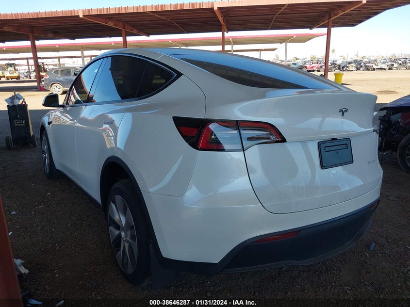 VIN 7SAYGDEE2PF939546 2023 TESLA MODEL Y
