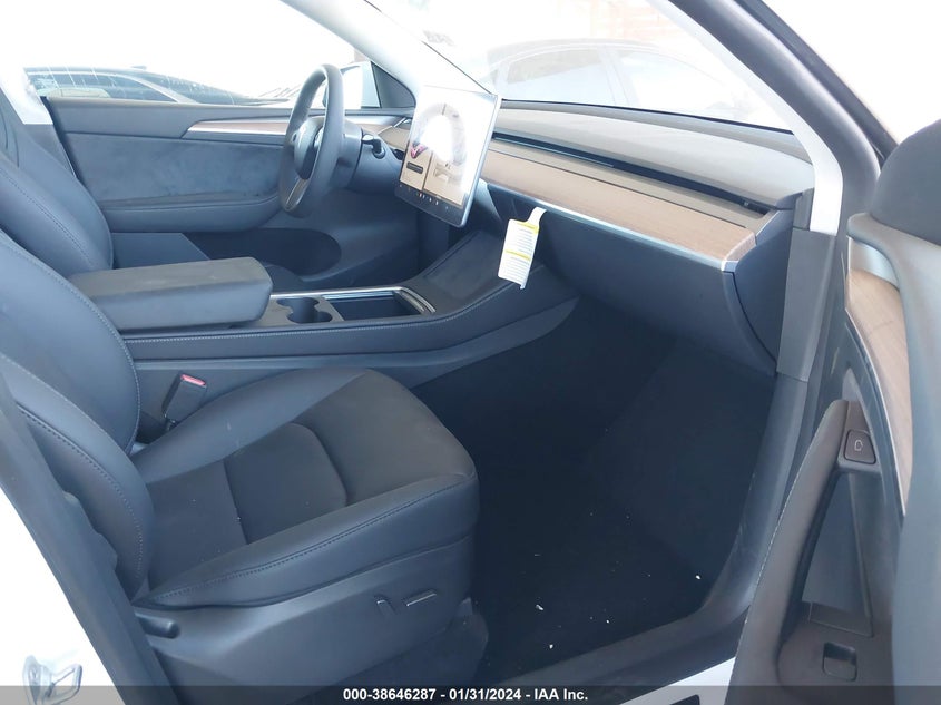 VIN 7SAYGDEE2PF939546 2023 TESLA MODEL Y