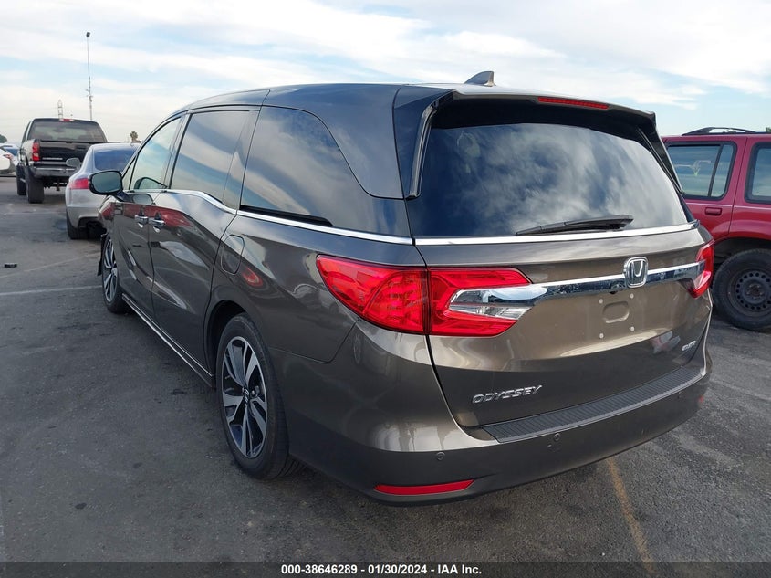 VIN 5FNRL6H91JB068072 2018 HONDA ODYSSEY ELITE