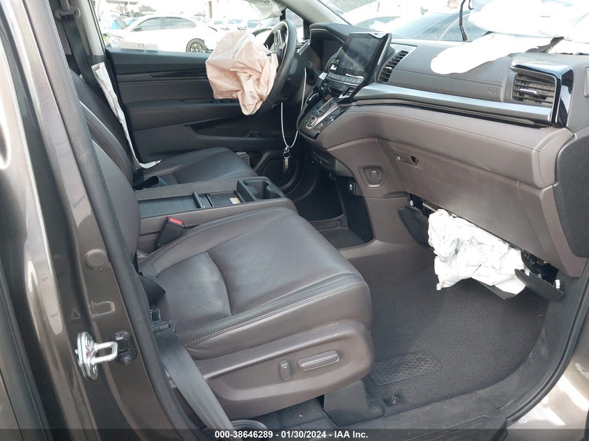 VIN 5FNRL6H91JB068072 2018 HONDA ODYSSEY ELITE