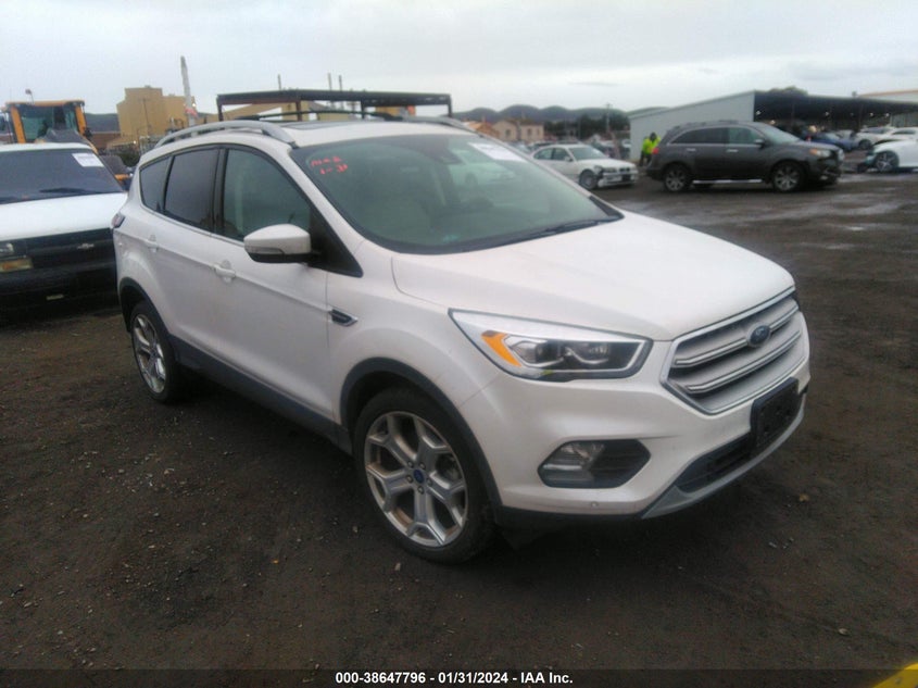 VIN 1FMCU9J97JUD37788 2018 FORD ESCAPE TITANIUM