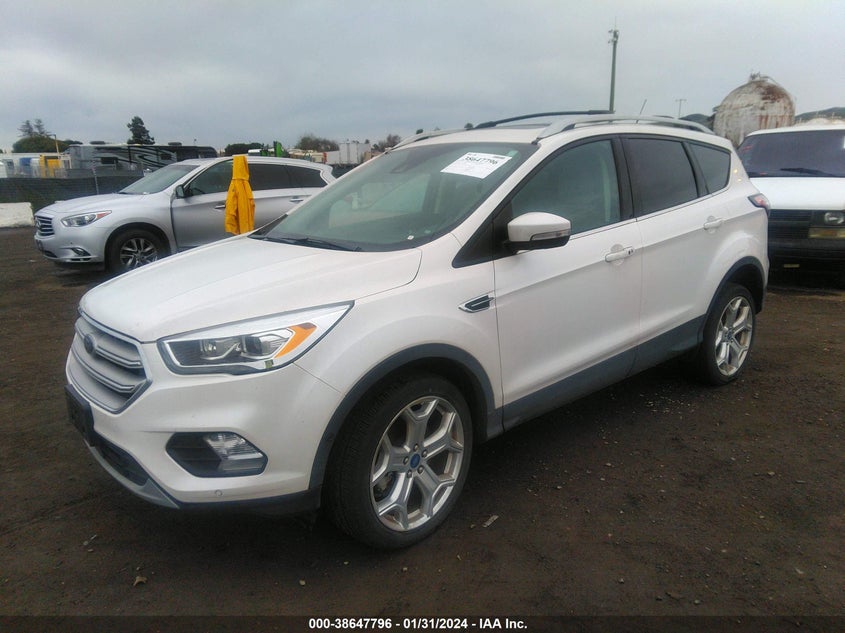 VIN 1FMCU9J97JUD37788 2018 FORD ESCAPE TITANIUM