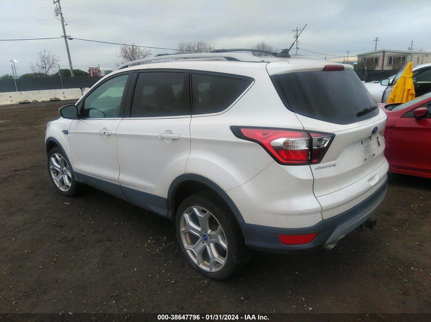 VIN 1FMCU9J97JUD37788 2018 FORD ESCAPE TITANIUM