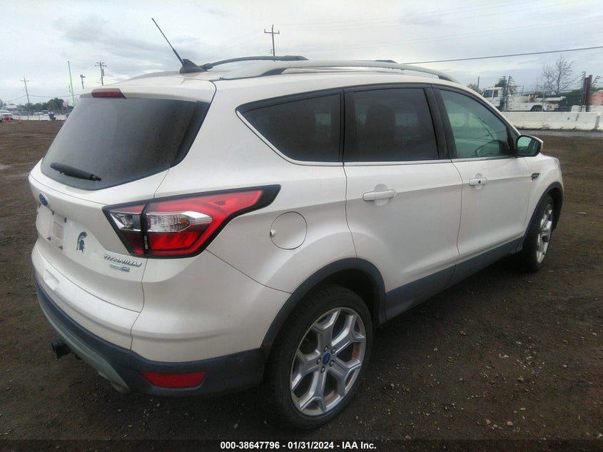 VIN 1FMCU9J97JUD37788 2018 FORD ESCAPE TITANIUM