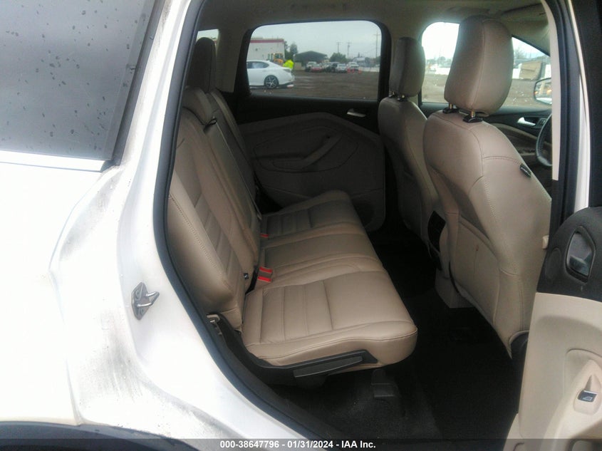 VIN 1FMCU9J97JUD37788 2018 FORD ESCAPE TITANIUM