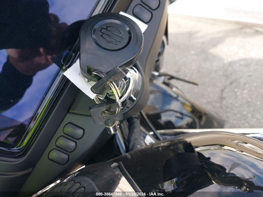 2023 HARLEY-DAVIDSON FLHX - 1HD1KBC2XPB624523