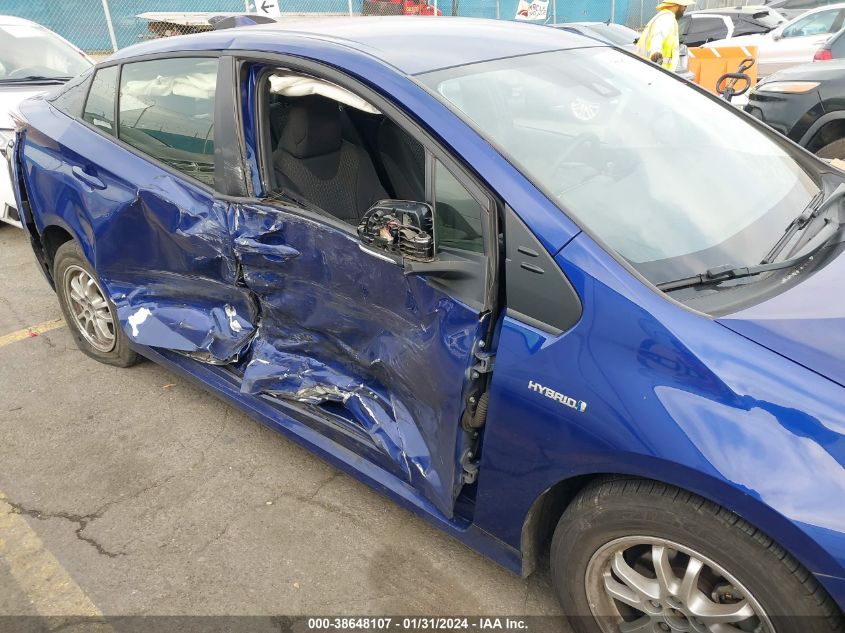 2017 TOYOTA PRIUS TWO - JTDKBRFU7H3553000
